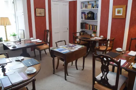 The Townhouse Отели в г. Скон