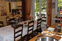 Château la Moune Hotels in Asques