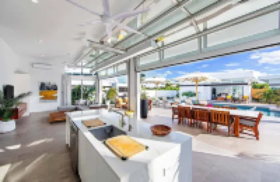 Oceanside Vacation Villa with Private Pool and Resort Amenities V10