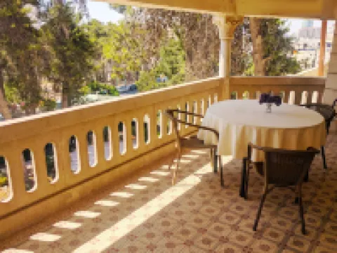 アルハンブラ パレス ホテル スイーツ ラマッラのホテル