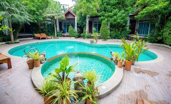 Baan Klang Aow Beach Resort