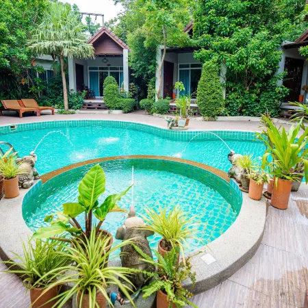Baan Klang Aow Beach Resort