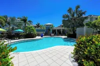 3/3 384-303  SOUND LUXURY CONDO