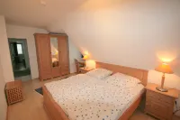 Thatched roof, 2 floors, 82m², private terrace, WiFi, 6 people, 2 bedrooms, large bathroom,