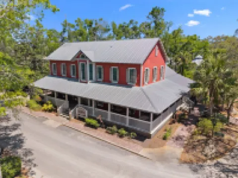 Southern Pines- Sleeps 20 with Community Pool and Docks Hotels in Steinhatchee