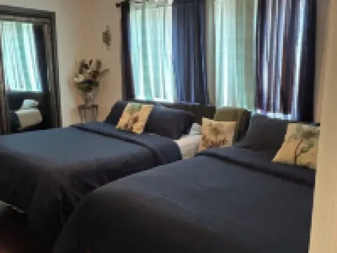 CONTEMPORARY CALIFORNIA BUNGALOW Hotels in Brea