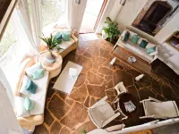 Cozy Family room, shared bath