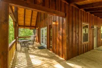 Pet-Friendly & Great Location - Tiny Cabin - Pine Point - Red River Gorge, Kentucky! Hotels in Wolfe County