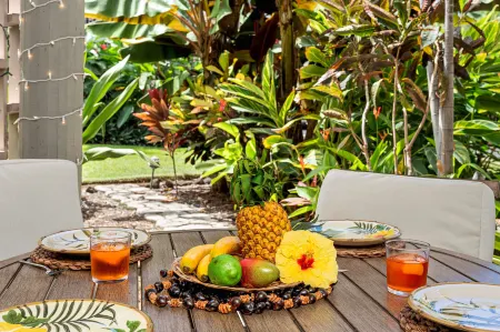 Ocean-View Pool and Cozy Living Space - Inviting Tropical Retreat