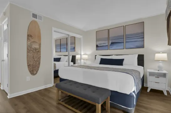 Private Balcony and Modern Comforts - Charming Beach Haven