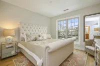 Luxury Living and Rooftop Terrace - Stunning Coastal Escape