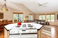 Cozy Wood Fireplace and Private Hot Tub - Inviting Retreat