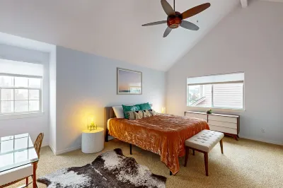 5 Minutes to Beach Stylish Arroyo Grande Home with Hot Tub, Sundeck, Firepit
