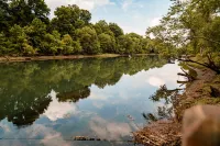 Resort View, Firepit and Fishing Dock - Charming Tranquil Cabin