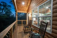 Alone At Last - New LUX Tiny Cabin - WiFi - Hot Tub Hotels in Campton
