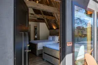 Vaulted Ceilings and Lake Access - Charming Cozy Escape Hotel a Terra Alta