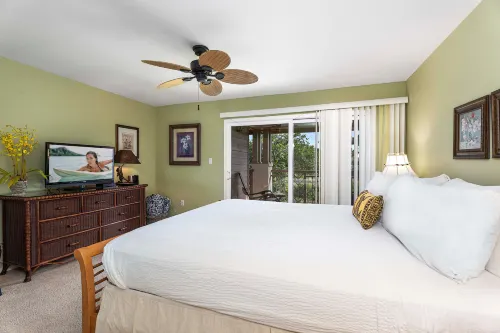 Tropical Retreat with Pool and Beach Gear - Charming Island Escape