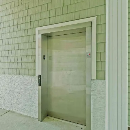 Bright and Airy Condo.  One block to the Beach.  Great location.