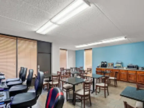 Days Inn by Wyndham Statesboro Hotels in Statesboro