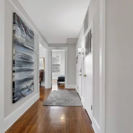 Spacious and Sunlit 2 Bedroom Near Eden Park