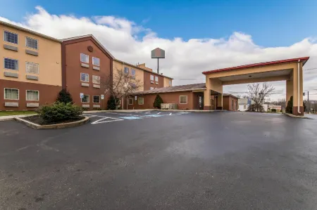 Motel 6 Harrisburg, PA - Hershey PA Отели в г. Скайлайн Вью