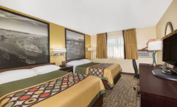 Super 8 by Wyndham Nampa