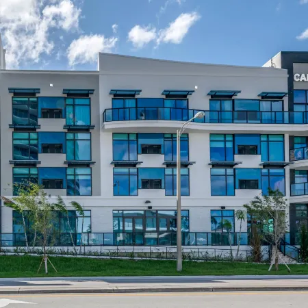 Cambria Hotel Fort Lauderdale Beach Отели рядом с достопримечательностью «Боннет Хаус Музеум & Гарденс»