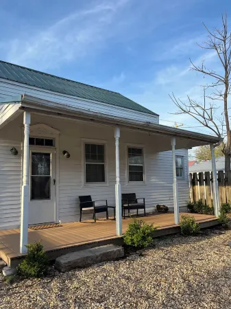 Hanna's Cottage in the Downtown Historic District of Hermann, Missouri