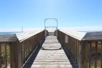 Breathtaking Gulf Views and Direct Beach Access - Spacious Coastal Haven