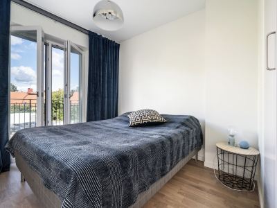 Central Apartment 5Min Drive to the Airport.
