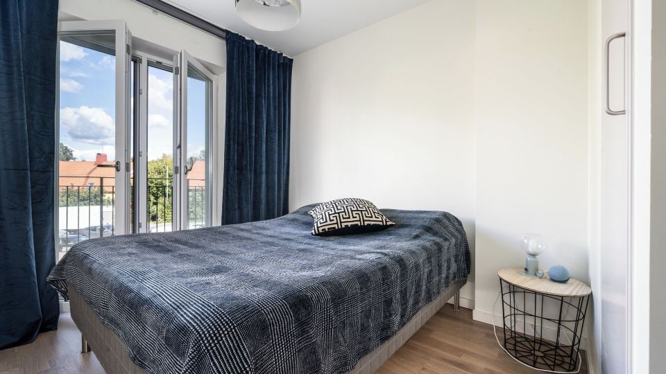 Central Apartment 5Min Drive to the Airport.