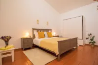 Vila Sta Teresinha Suites Hotels in Luz