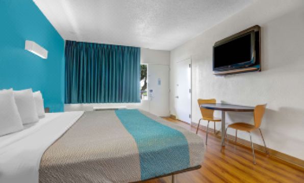Motel 6 Jacksonville, NC