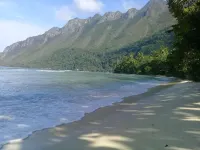 努薩納蘭海灘度假村 - 民宿
