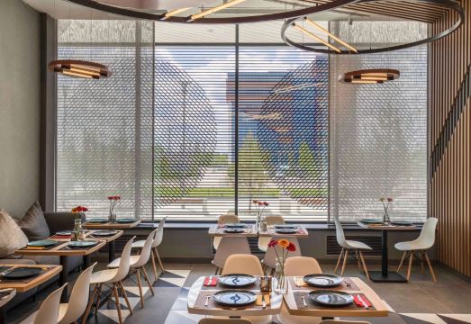 2. 이비스 아토베..