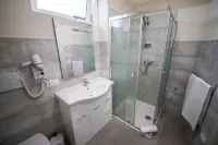 Home Hotel