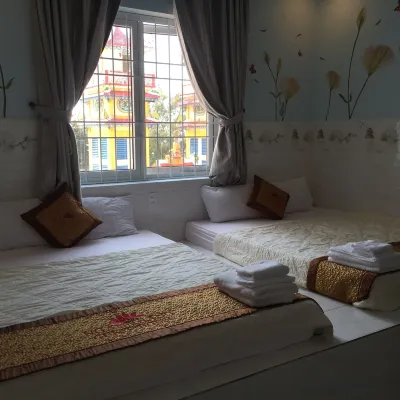 Nhà khách Ngân Giang Các khách sạn gần Trung tâm lặn biển Coco Dive