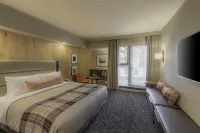 Peaks Hotel and Suites