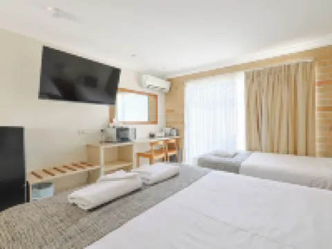 Emerald Central Palms Motel Hotels in Emerald