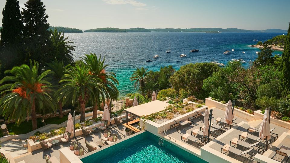 Hotel Moeesy, Blue & Green Oasis