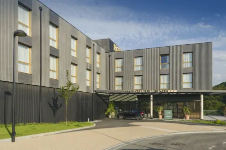 Hotel Tres Reyes San Sebastián Отели в г. Сан-Себастьян