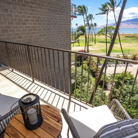 Modern and Relaxing Oceanfront Vistas