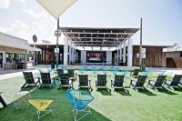 Steps to the Resort Style Pool & Across from the Big Chill
