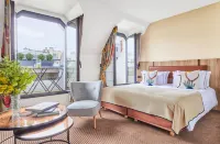 Plaza Tour Eiffel Hotels in Paris