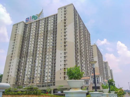 Classic and Elegant 3BR at Podomoro Golf View Apartment Các khách sạn ở Gunung Putri