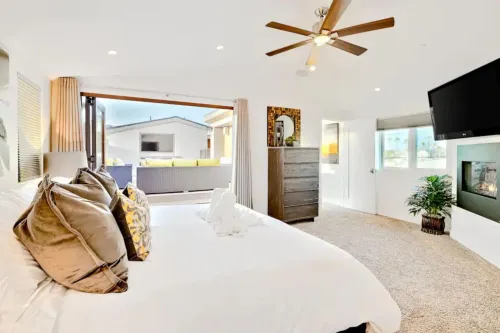 4 Br Roof Deck Hot Tub Steps to Beach Dining