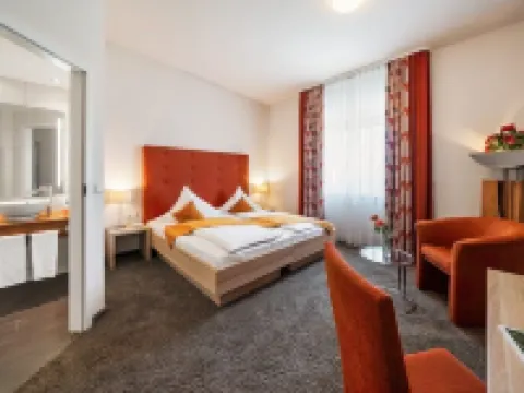 Hotel Donaublick Hotels in Scheer
