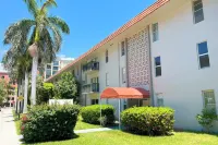 Sunny Isles Apartments by MiaRentals Hotels in der Nähe von Aquanox Spa at the Trump International Beach Resort