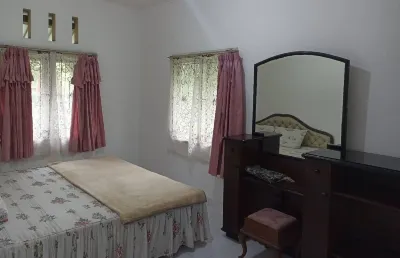 템팟 으이A 3BR 아터 하이랜드 리조트 Jalancagak 호텔