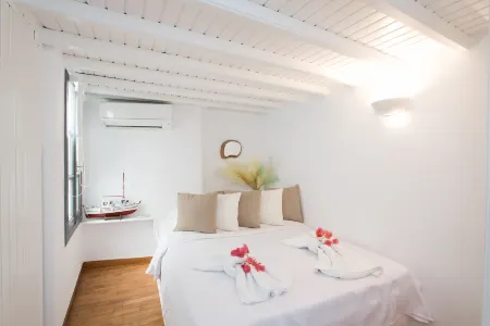 Alessios Houses Mykonos Town Отели рядом с достопримечательностью «Православная церковь Парапортиани»